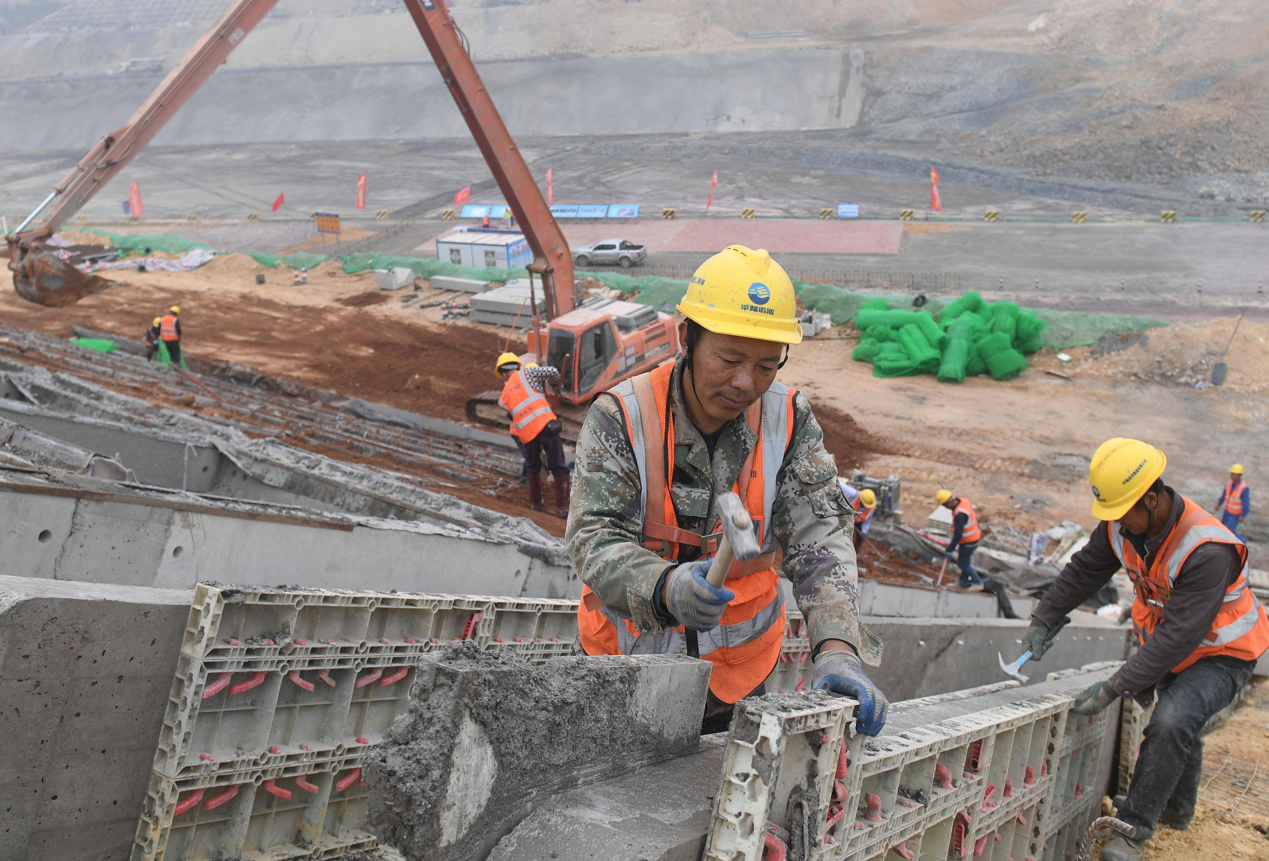 廣西平陸運河建設加速推進，多項樞紐工程同步施工